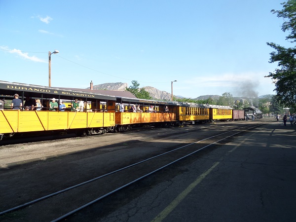 8:30 train leaving the station